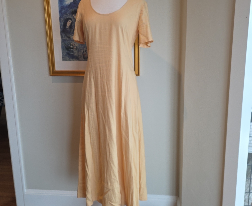 Women's Yellow Short-Sleeve Scoop Neck Maxi Dress